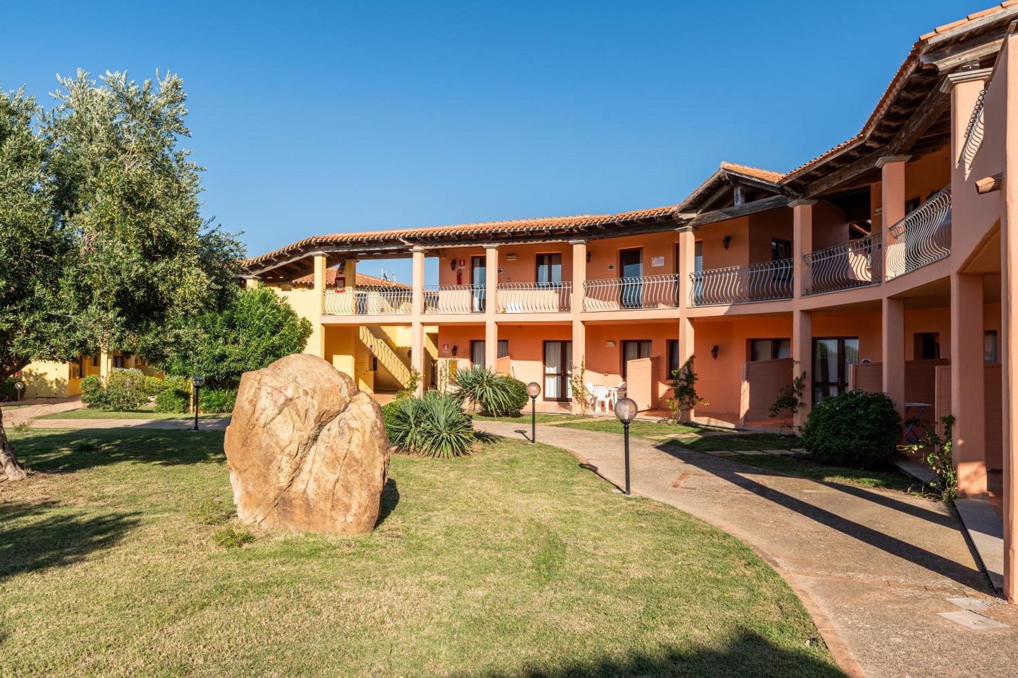 Residence Baia Dei Mirti Vignola Mare Ngoại thất bức ảnh